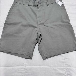 Old Navy Men's Flat Front slim fit with flex Charcoal Shorts